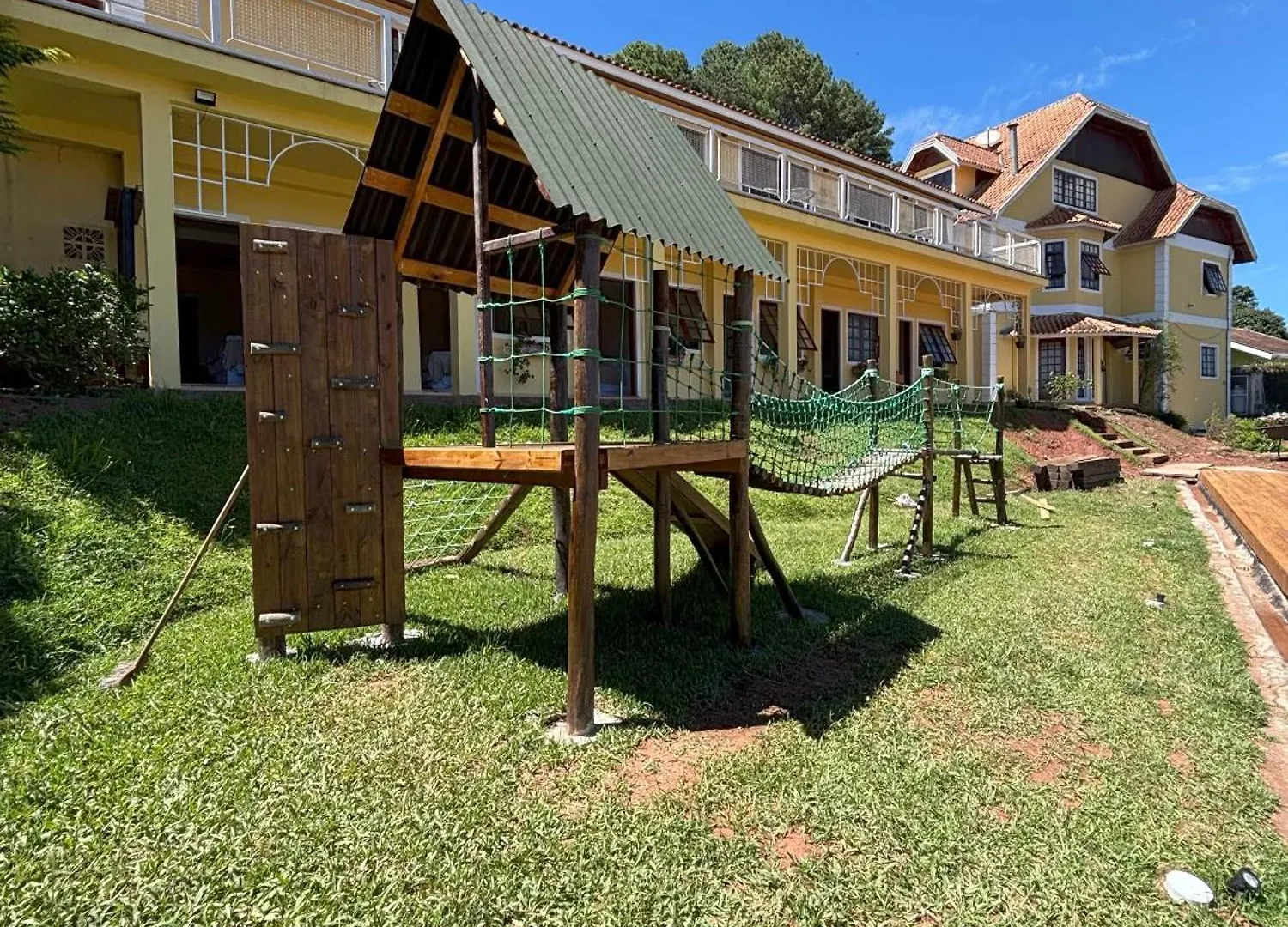 Pousada Portal Das Cerejeiras - Be Happy Group Campos do Jordao 3*,